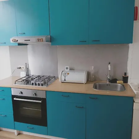 The Diesel Bed & Breakfast Rotterdam